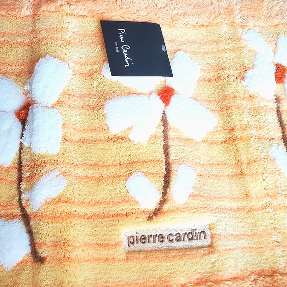 Bath Mat and towel Bundle - Picture 2 of 11